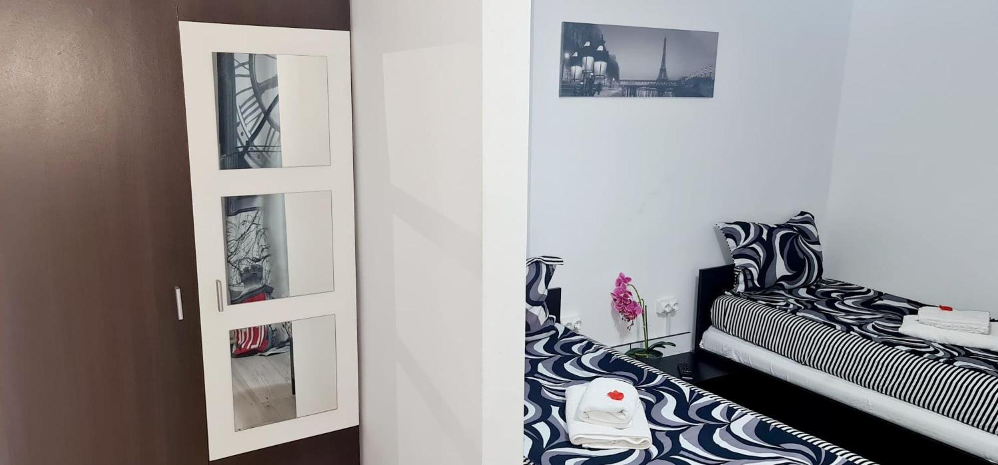Pensiunea Red Rose Apartments Timişoara Buitenkant foto